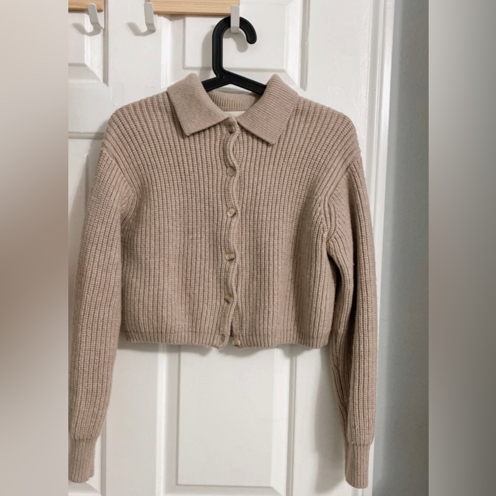 Aritzia Wilfred Cropped Sweater with buttons